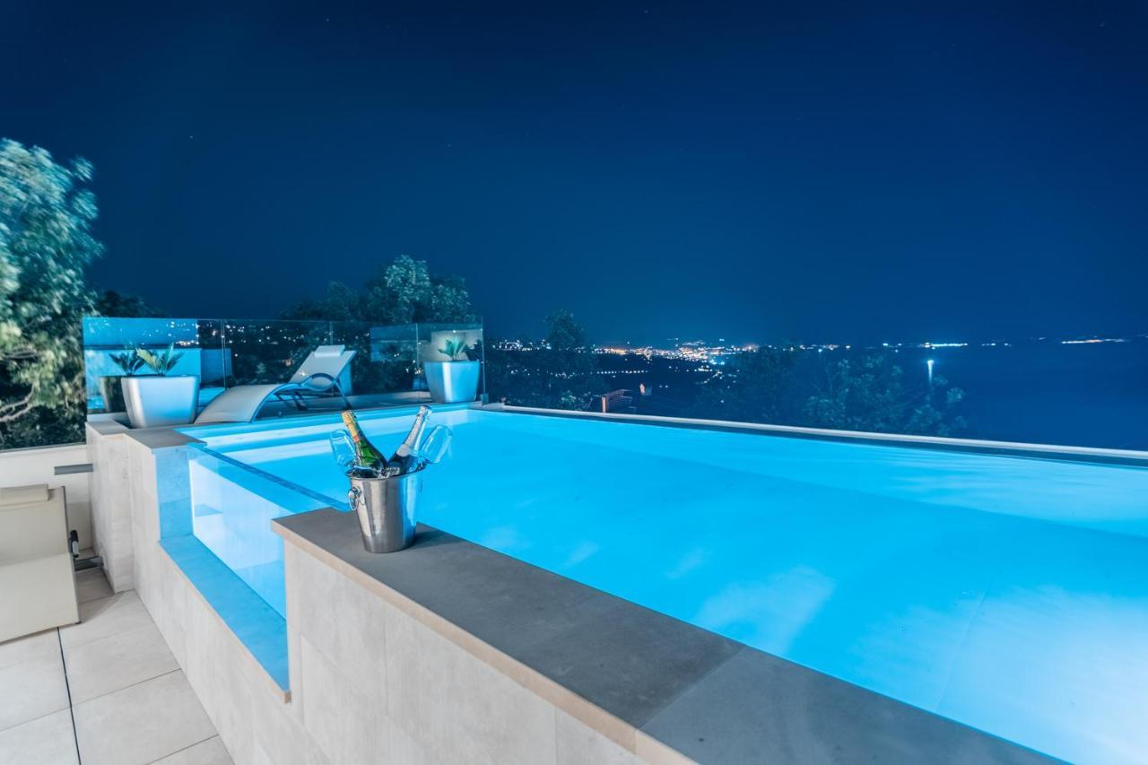 Villa The Boat With Rooftop Pool Matulji Exteriér fotografie