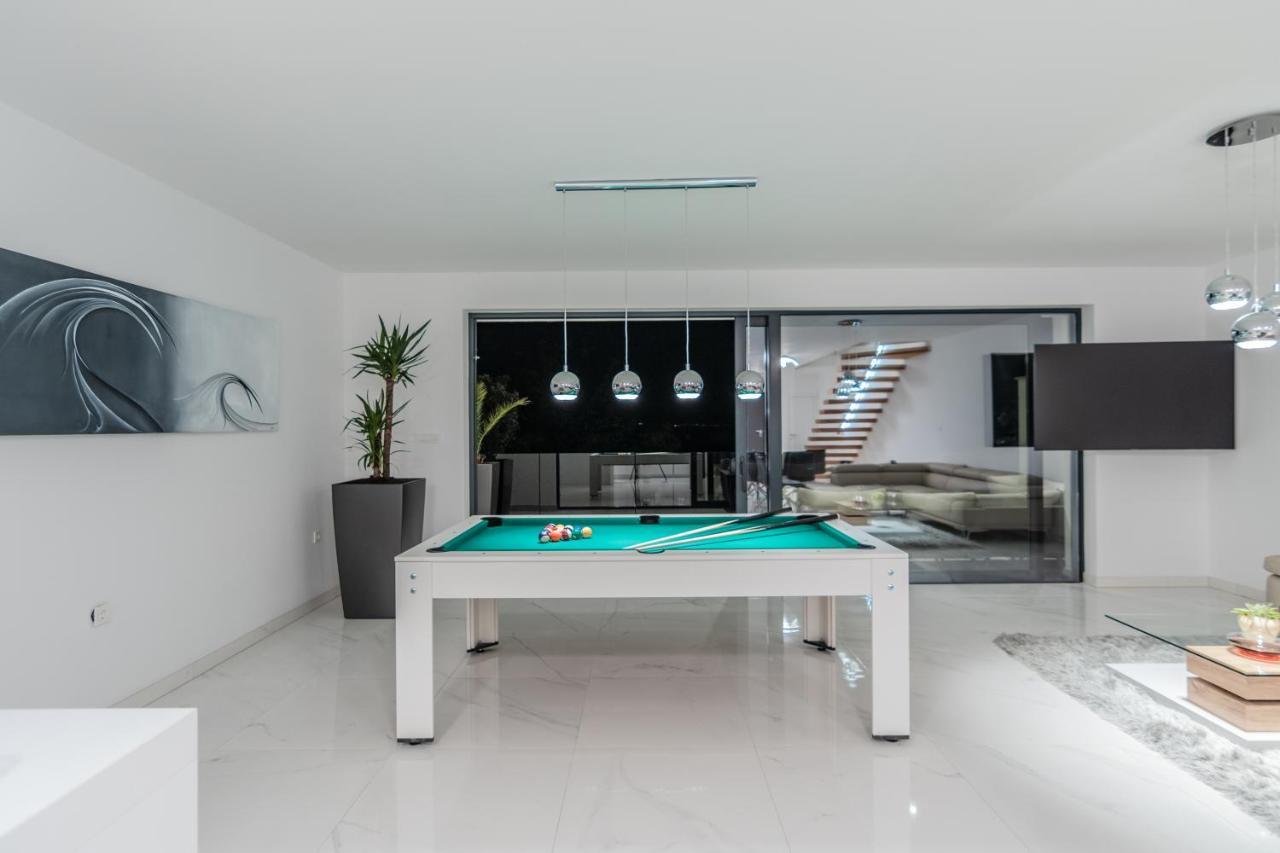 Villa The Boat With Rooftop Pool Matulji Exteriér fotografie